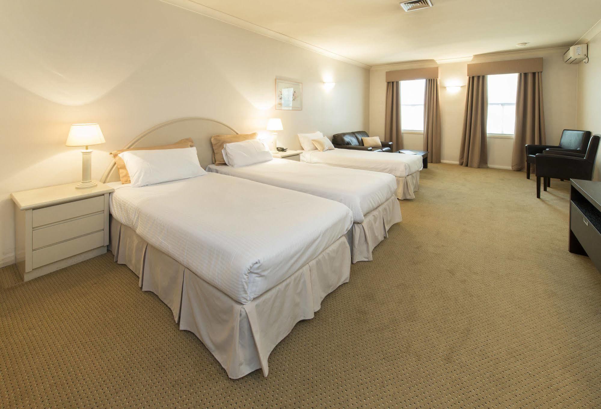 Beau Monde International Hotell Doncaster East Exteriör bild