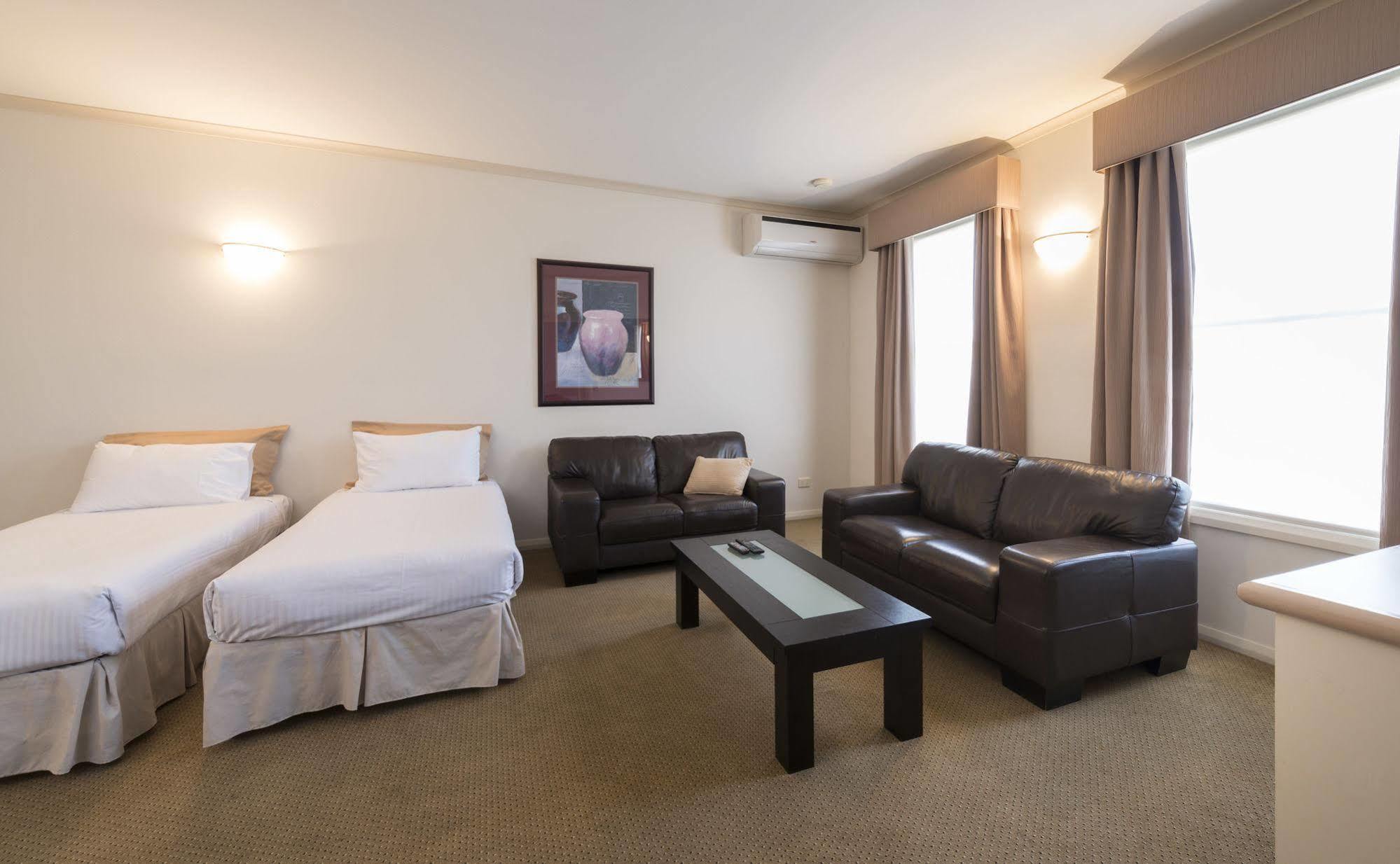 Beau Monde International Hotell Doncaster East Exteriör bild